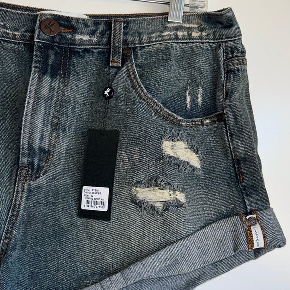 NWT One Teaspoon Bandits Jean Shorts Size 32  Memphis Distressed Mid Waist - Picture 3 of 14